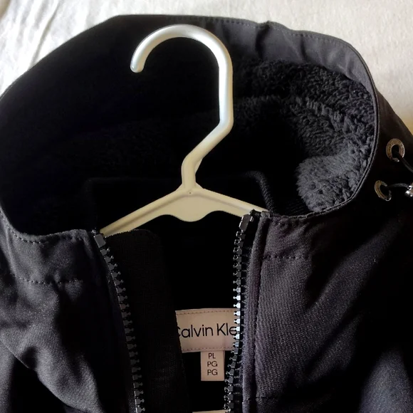 Basic Black Coat - Picture 1 of 8